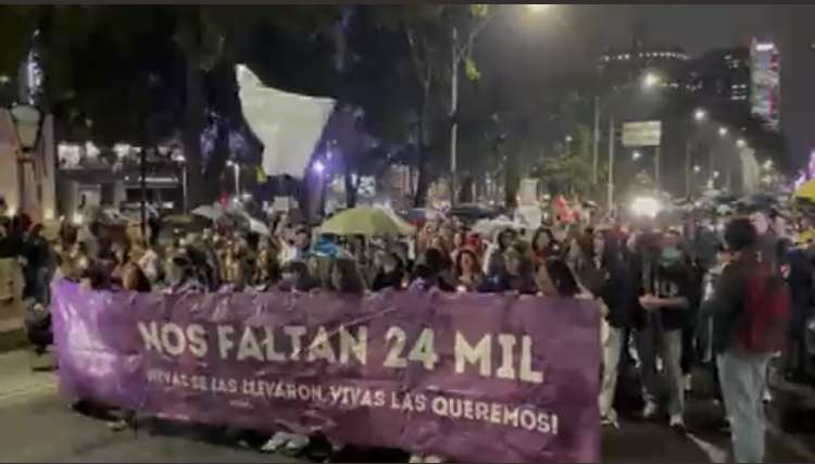 Marcha en contra de la propuesta presidencial. 